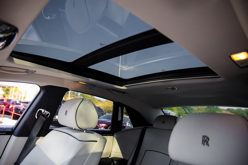 Used 2014 Rolls-Royce Ghost RWD image 35