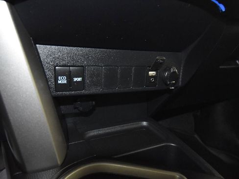 Used 2018 Toyota RAV4 XLE image 20