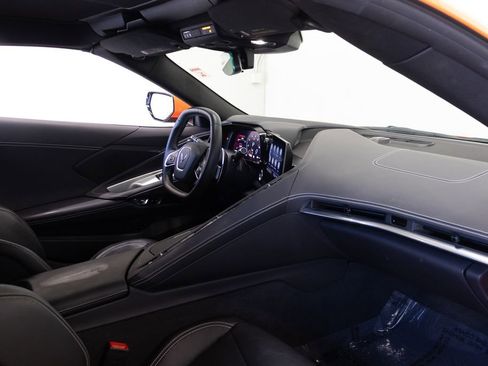 Used 2021 Chevrolet Corvette Stingray Coupe w/ Z51 Performance Package RWD image 18