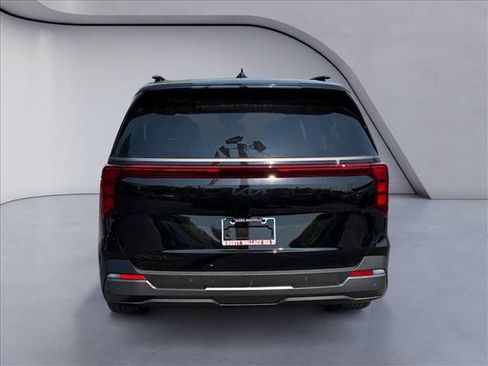 New 2026 Kia Carnival SX w/ SX Dark Edition Package FWD image 4