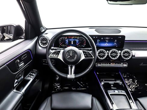 Certified 2024 Mercedes-Benz GLB 250 4MATIC image 7