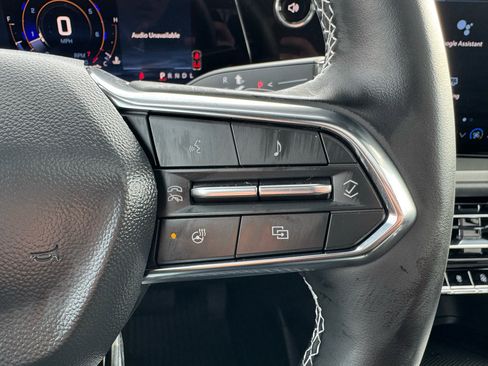 Used 2025 Chevrolet Traverse LT w/ Sun and Wheel Package image 23