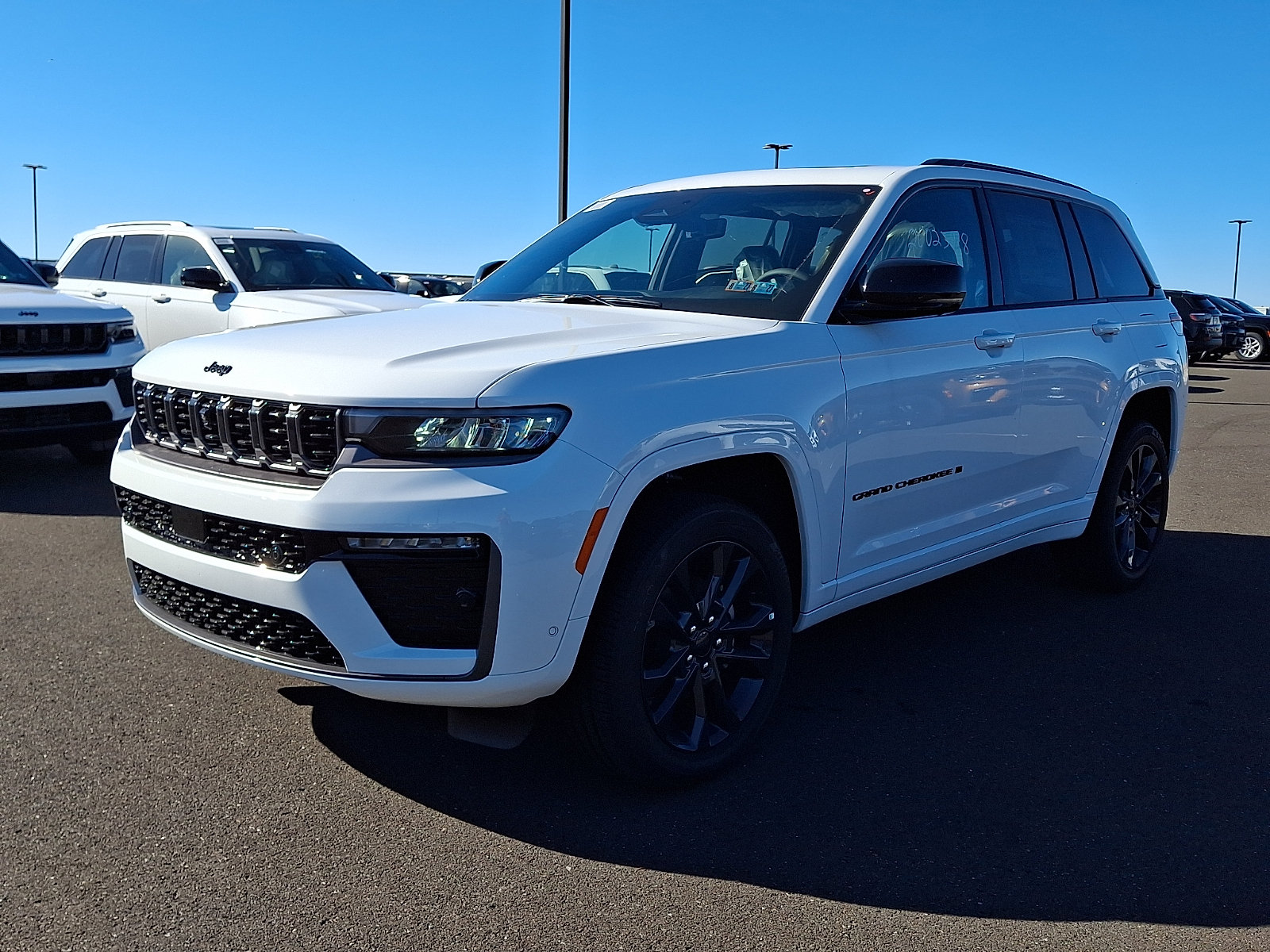 New 2026 Jeep Grand Cherokee Limited AWD/4WD image 2