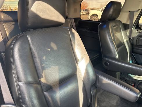 Used 2011 GMC Yukon Denali image 25