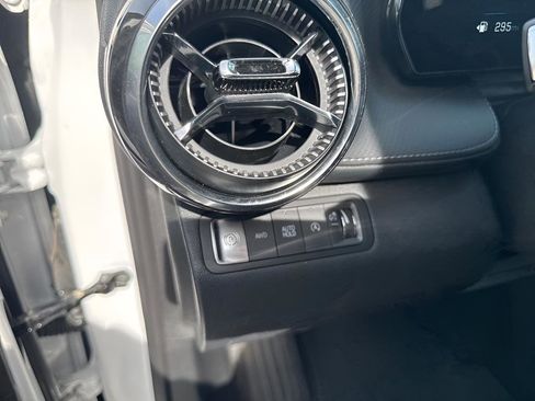 Used 2025 Chevrolet Equinox LT image 16