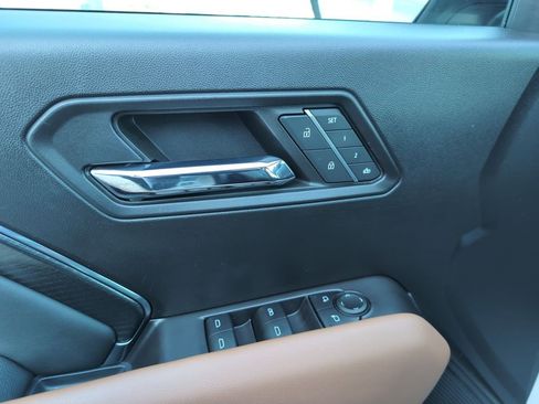 Used 2023 GMC Canyon AT4 w/ AT4 Premium Package image 17