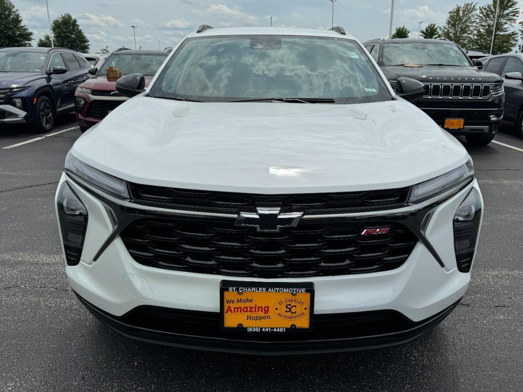 Used 2025 Chevrolet Trax RS w/ Driver Confidence Package FWD image 9
