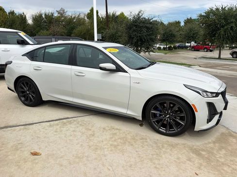 Used 2022 Cadillac CT5 V RWD image 18