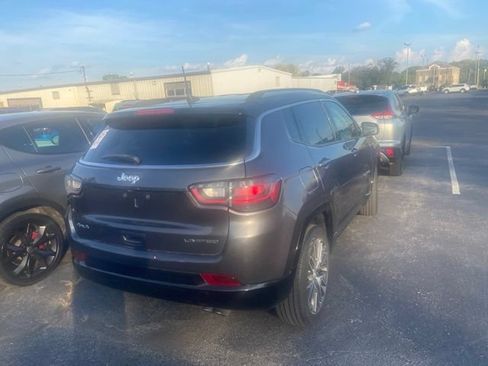 Used 2022 Jeep Compass Limited w/ Elite Group AWD/4WD image 3