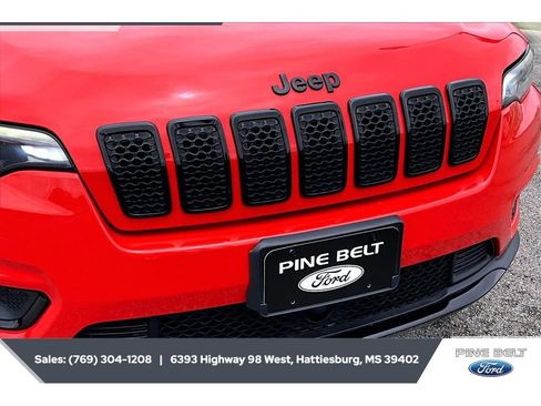Used 2021 Jeep Cherokee Latitude Plus AWD/4WD image 22
