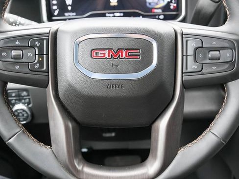 Used 2025 GMC Sierra 2500 AT4 image 29