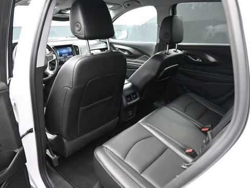 Used 2024 GMC Terrain SLT AWD/4WD image 12