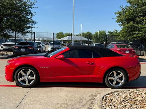 Used 2015 Chevrolet Camaro LT RWD image 2