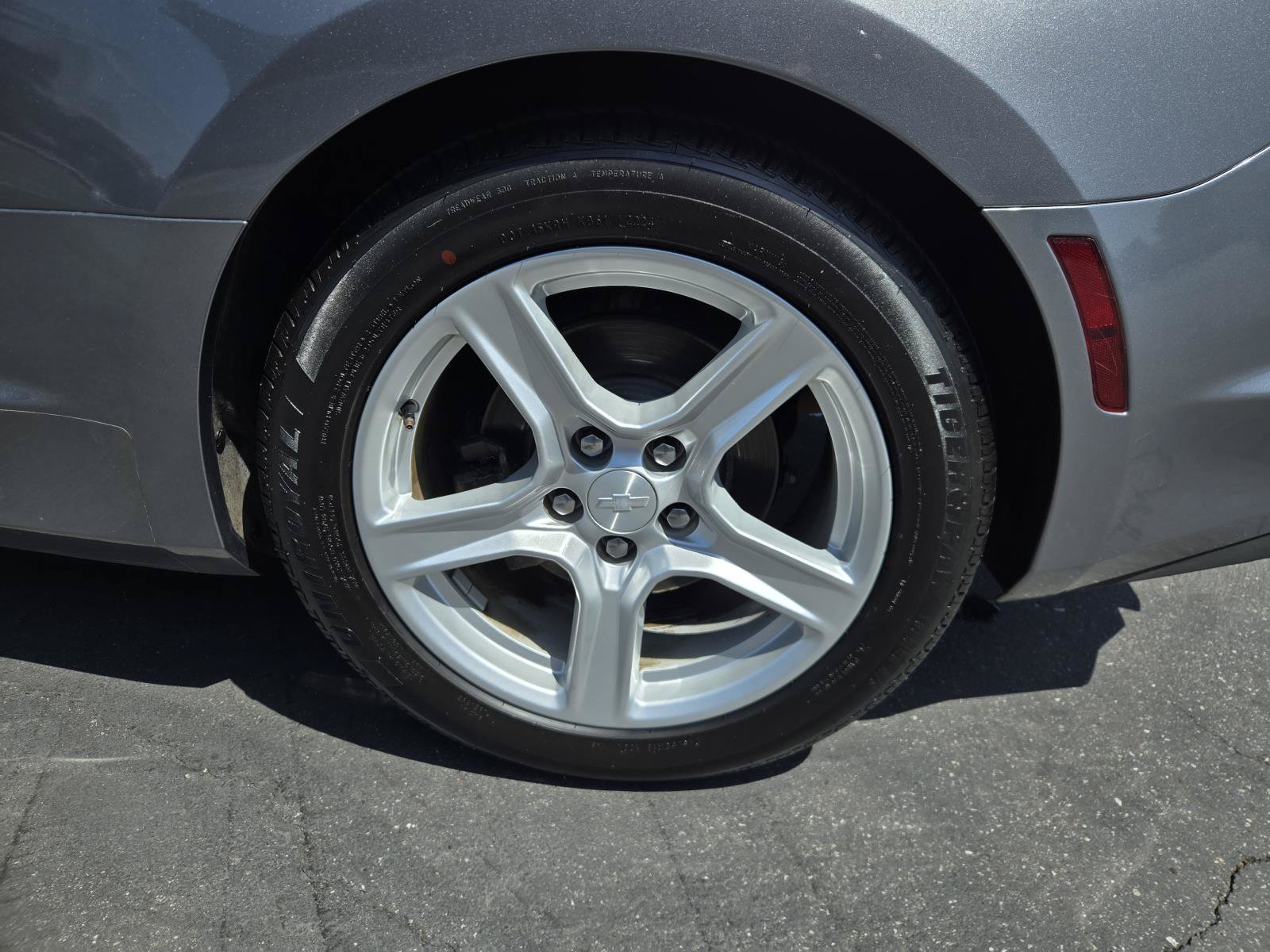 Used 2020 Chevrolet Camaro LT RWD image 29
