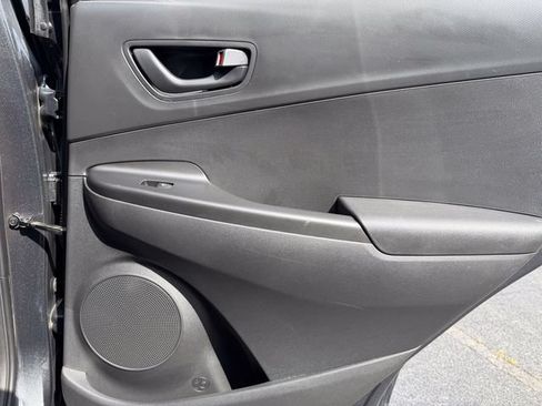 Used 2021 Hyundai Kona SE FWD image 24