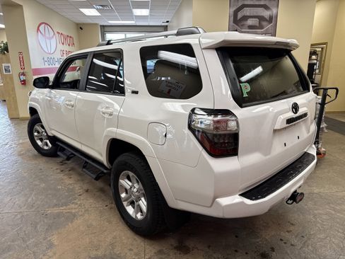Used 2024 Toyota 4Runner SR5 Premium w/ Moonroof Package AWD/4WD image 8