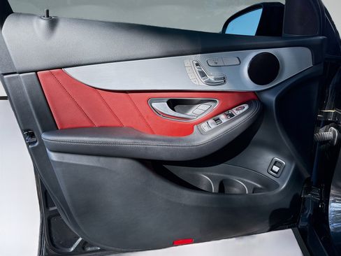 Used 2021 Mercedes-Benz GLC 300 image 21