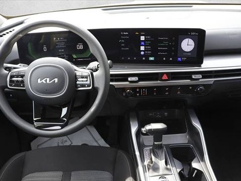 Used 2025 Kia Sorento LX FWD image 23
