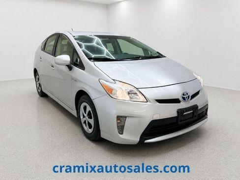 Used 2015 Toyota Prius Two FWD image 1