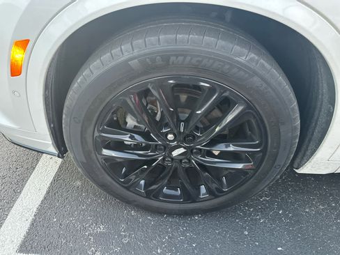 Used 2021 Cadillac XT6 Sport w/ LPO, ONYX Package image 7