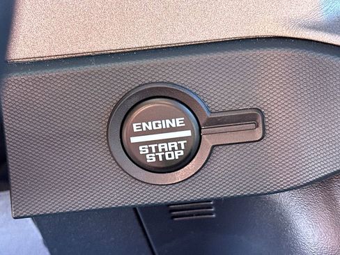 Used 2024 Ford Bronco Outer Banks image 31