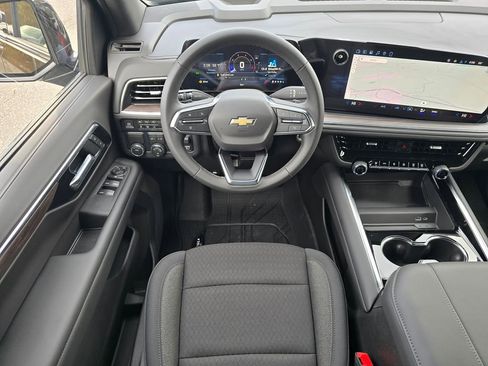New 2026 Chevrolet Suburban LS image 27