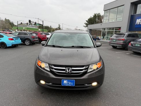 Used 2017 Honda Odyssey Touring image 3