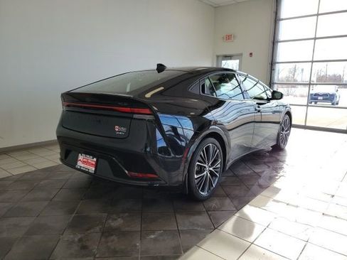 Used 2023 Toyota Prius XLE image 5