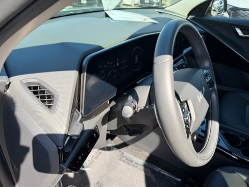 Used 2024 Kia Niro Wind FWD image 10