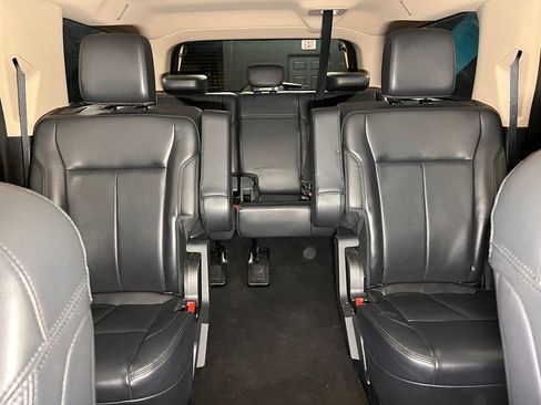 Used 2024 Ford Expedition Max XLT image 26