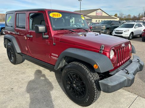 Used 2013 Jeep Wrangler Unlimited Sport image 3