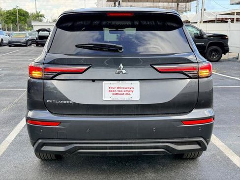 Used 2025 Mitsubishi Outlander SE AWD/4WD image 8