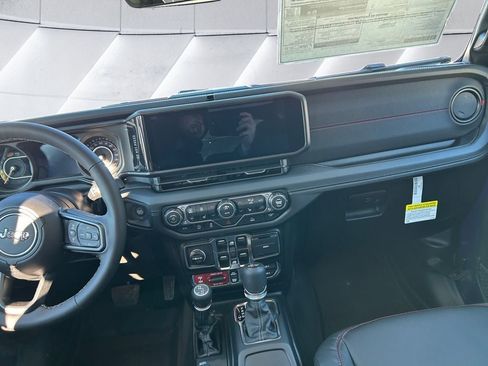 New 2026 Jeep Wrangler Unlimited Rubicon w/ Technology Group image 12