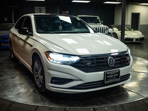 Used 2021 Volkswagen Jetta R-Line w/ R-Line Cold Weather Package FWD image 5