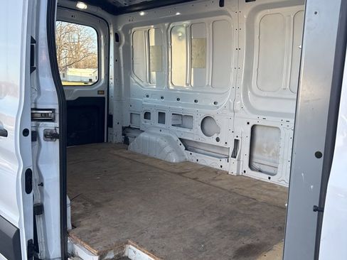 Used 2018 Ford Transit 250 148 Medium Roof image 13