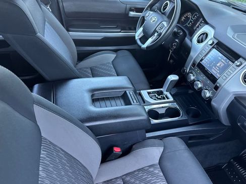 Used 2018 Toyota Tundra SR5 w/ SR5 Upgrade Package AWD/4WD image 15