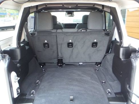 Certified 2026 Jeep Wrangler Unlimited Rubicon AWD/4WD image 47