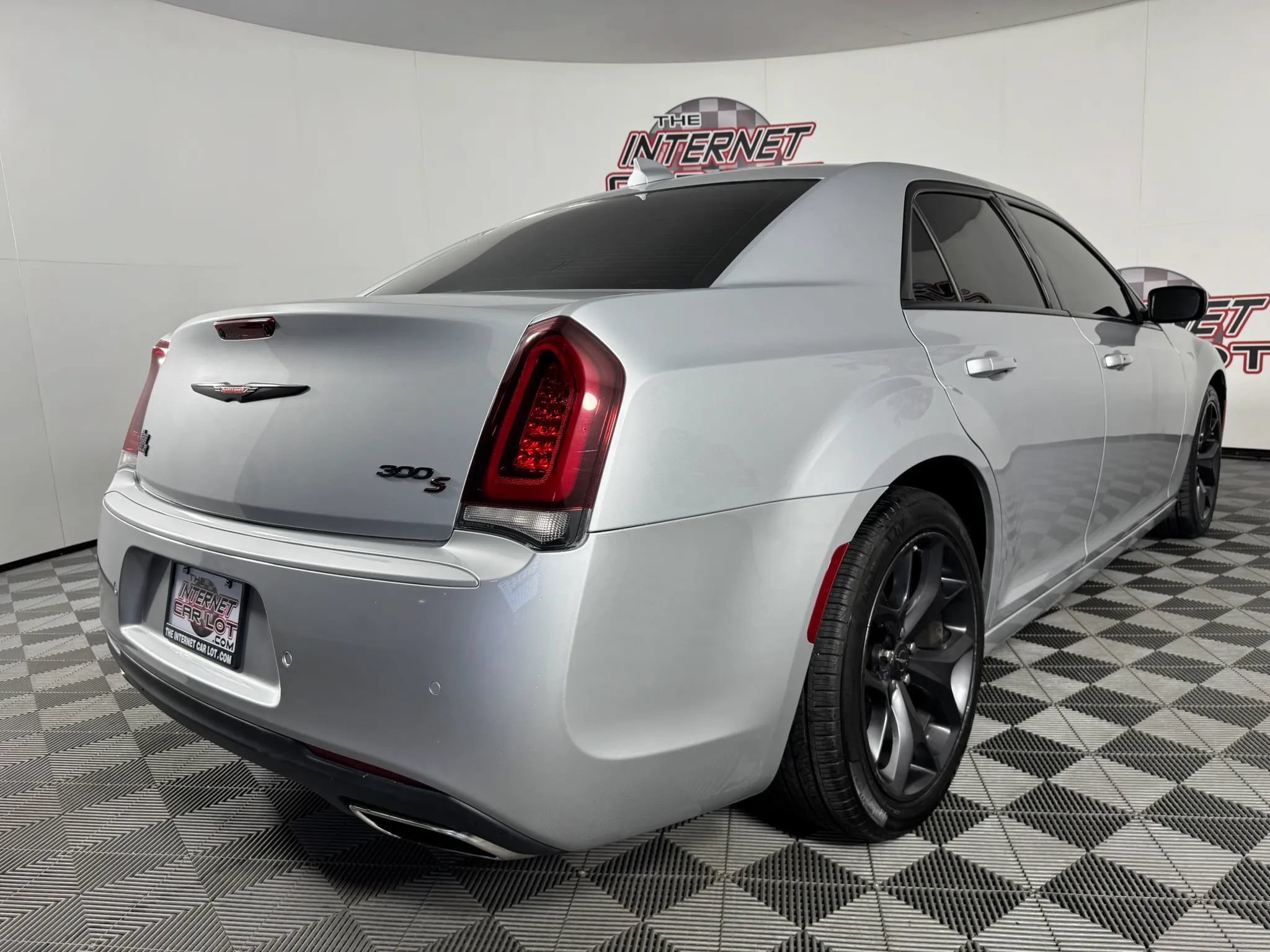 Used 2023 Chrysler 300 S RWD image 29