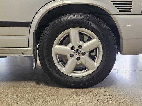 Used 2003 Volkswagen Eurovan MV image 9