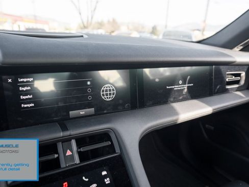 Used 2021 Porsche Taycan 4S image 19