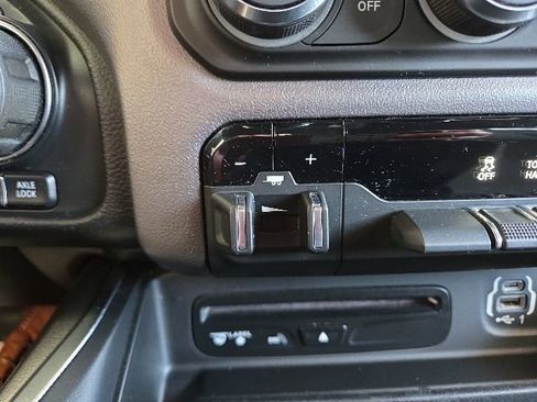 Used 2019 RAM 1500 Big Horn AWD/4WD image 9