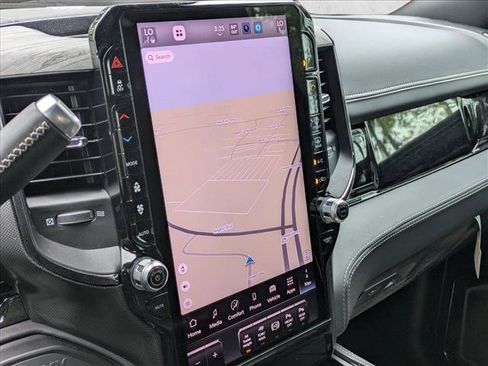 New 2026 RAM 2500 Limited AWD/4WD image 12