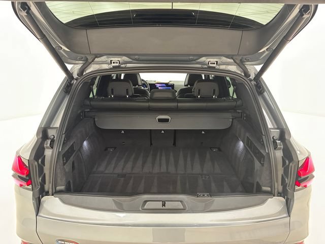 Used 2025 BMW X5 xDrive50e AWD/4WD image 17