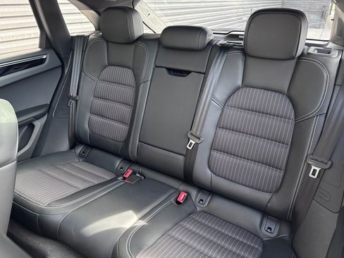 Certified 2024 Porsche Macan image 26