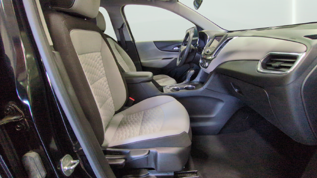 Used 2020 Chevrolet Equinox LS w/ LS Convenience Package FWD image 13