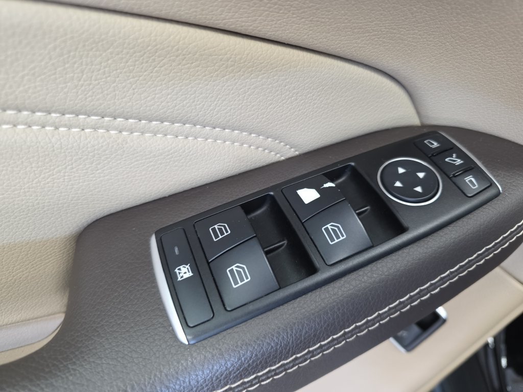 Used 2015 Mercedes-Benz ML 350 4MATIC w/ Premium 1 Package image 29
