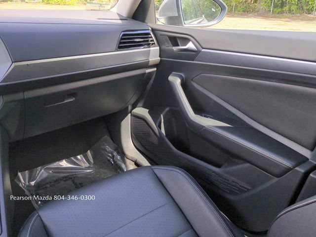 Used 2024 Volkswagen Jetta SE FWD image 17