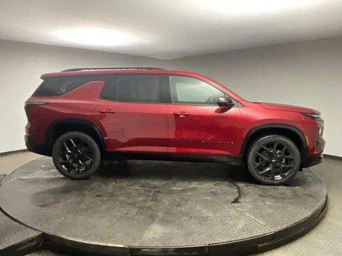 New 2026 Chevrolet Traverse RS w/ LPO, Floor Liner Package AWD/4WD image 8