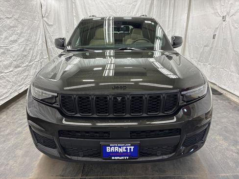 Certified 2024 Jeep Grand Cherokee L Limited w/ Luxury Tech Group II AWD/4WD image 7