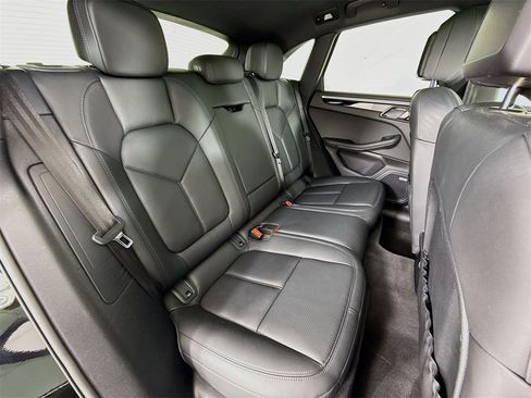 Used 2021 Porsche Macan image 29